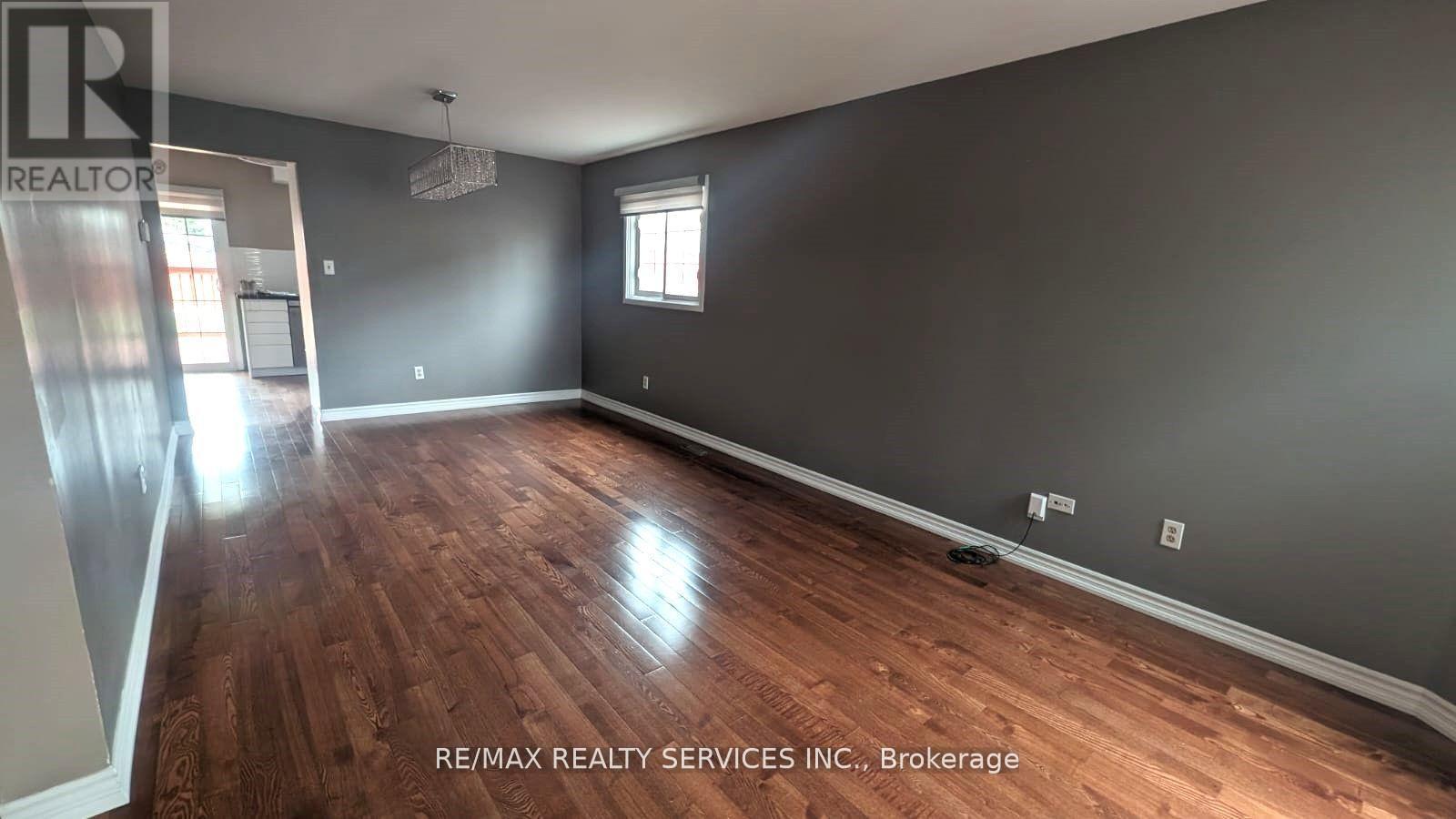 57 Atkins Circle, Brampton, ON - Indoor Photo Showing Other Room