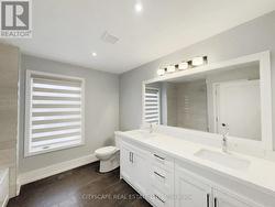 2nd Floor 5pc Main Bathroom -