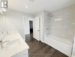 2nd Floor 5pc Main Bathroom -