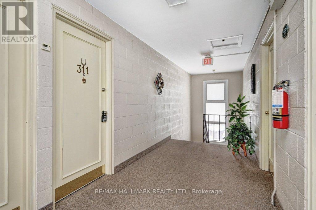 311 - 155 Queen Street N, Minto, ON - Indoor Photo Showing Other Room