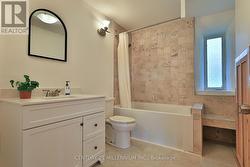 Main floor 4pc bathroom -