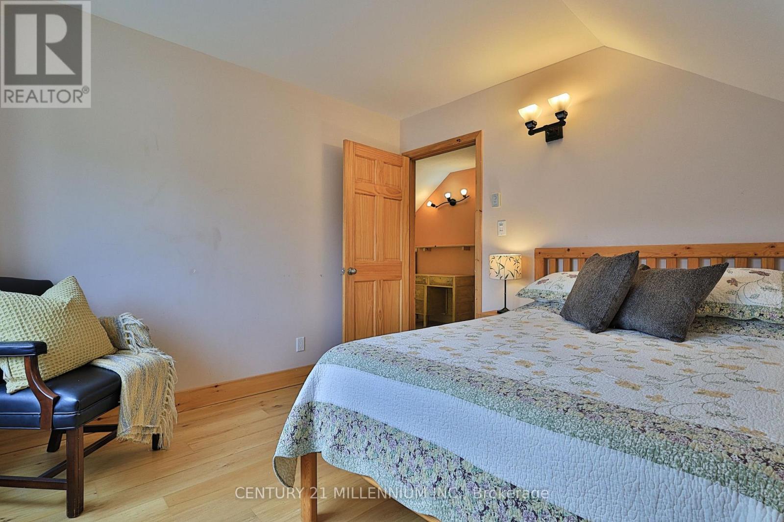 Bedroom 1 (wood floor, window, closet) - 322066 Concession Road 6-7, East Luther Grand Valley, ON - Indoor Photo Showing Bedroom
