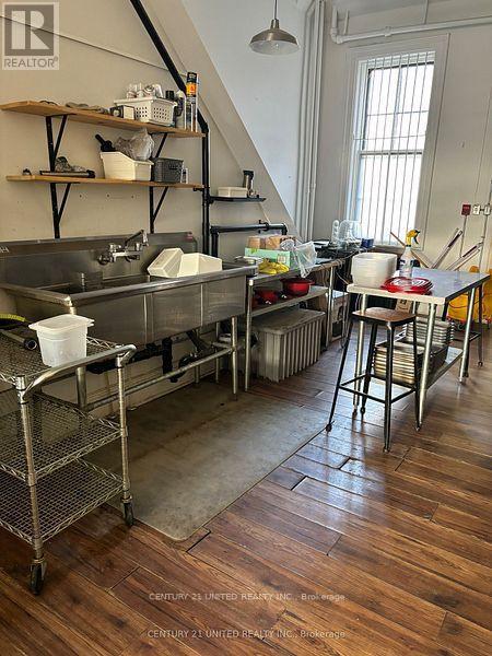 170 Hunter Street W, Peterborough (Town Ward 3), ON