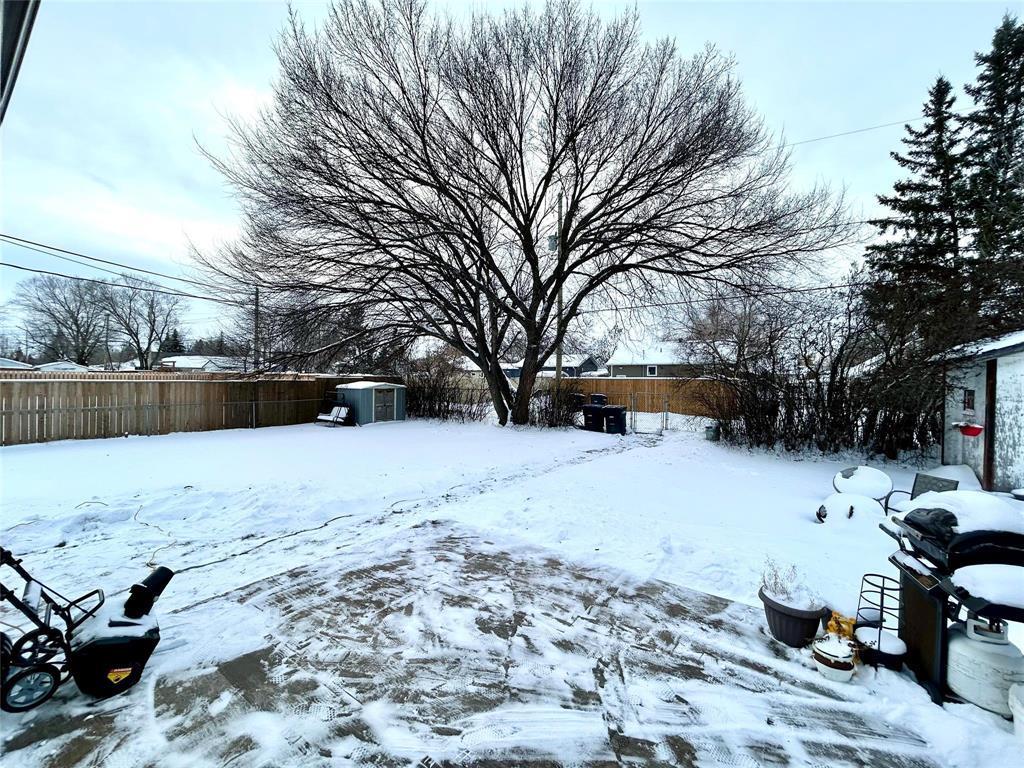 1252 5 Street, Brandon, MB - Outdoor