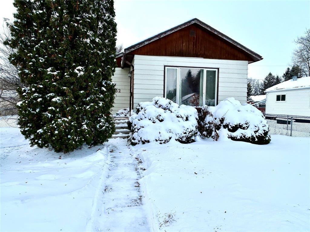 1252 5 Street, Brandon, MB - Outdoor