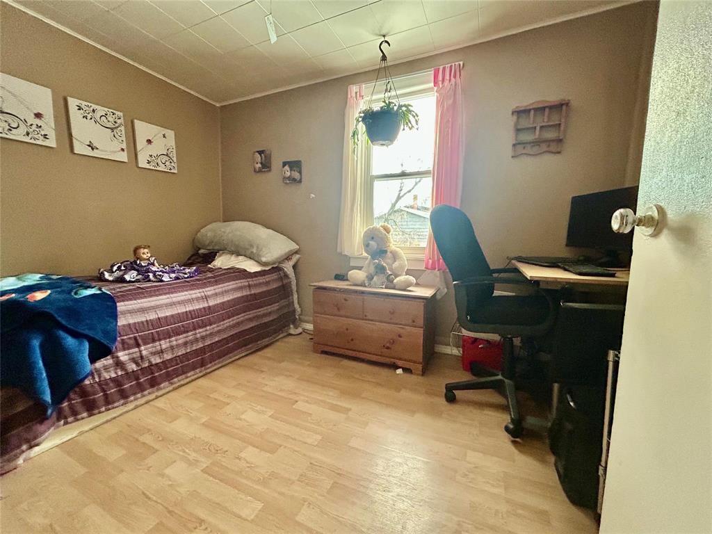 1252 5 Street, Brandon, MB - Indoor