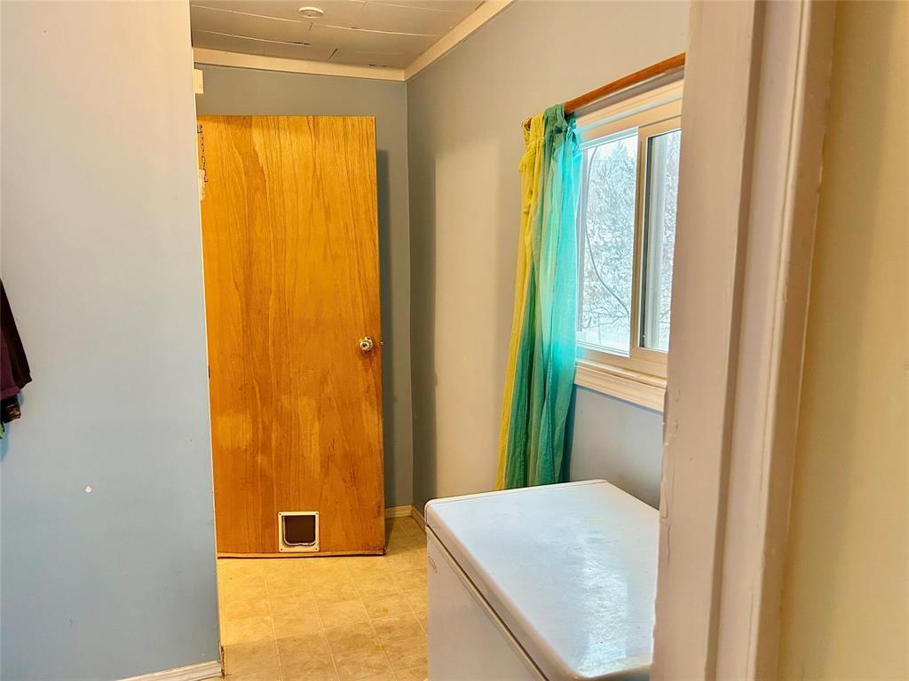 1252 5 Street, Brandon, MB - Indoor Photo Showing Other Room