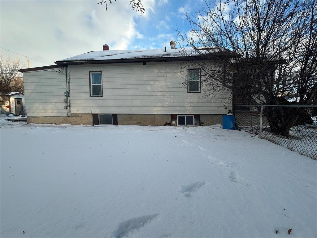 1252 5 Street, Brandon, MB - Outdoor