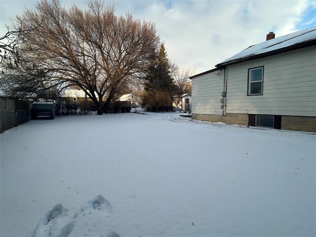 1252 5 Street, Brandon, MB - Outdoor