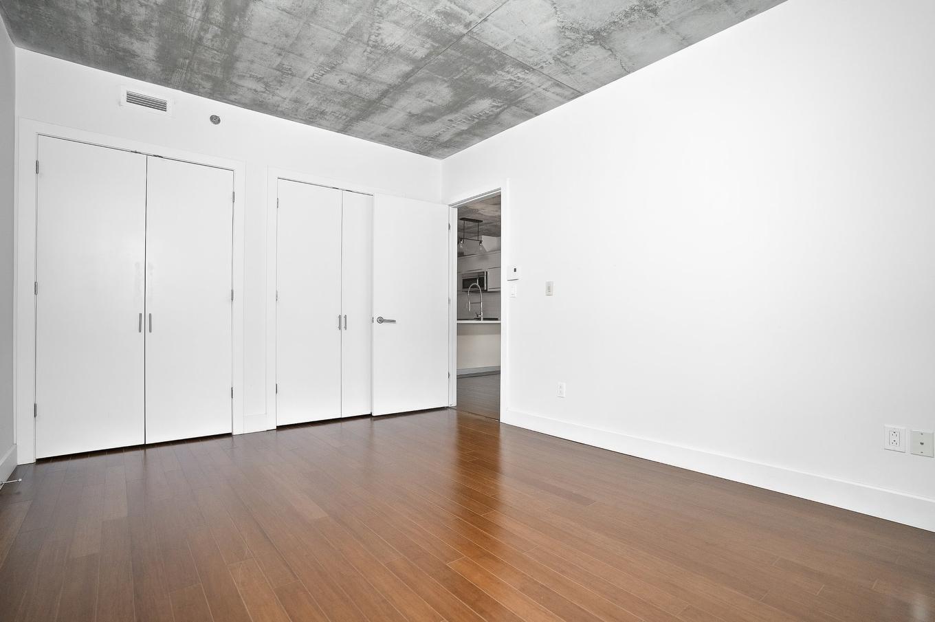 Chambre à coucher - 806-1199 Rue Bishop, Montréal (Ville-Marie), QC - Indoor Photo Showing Other Room