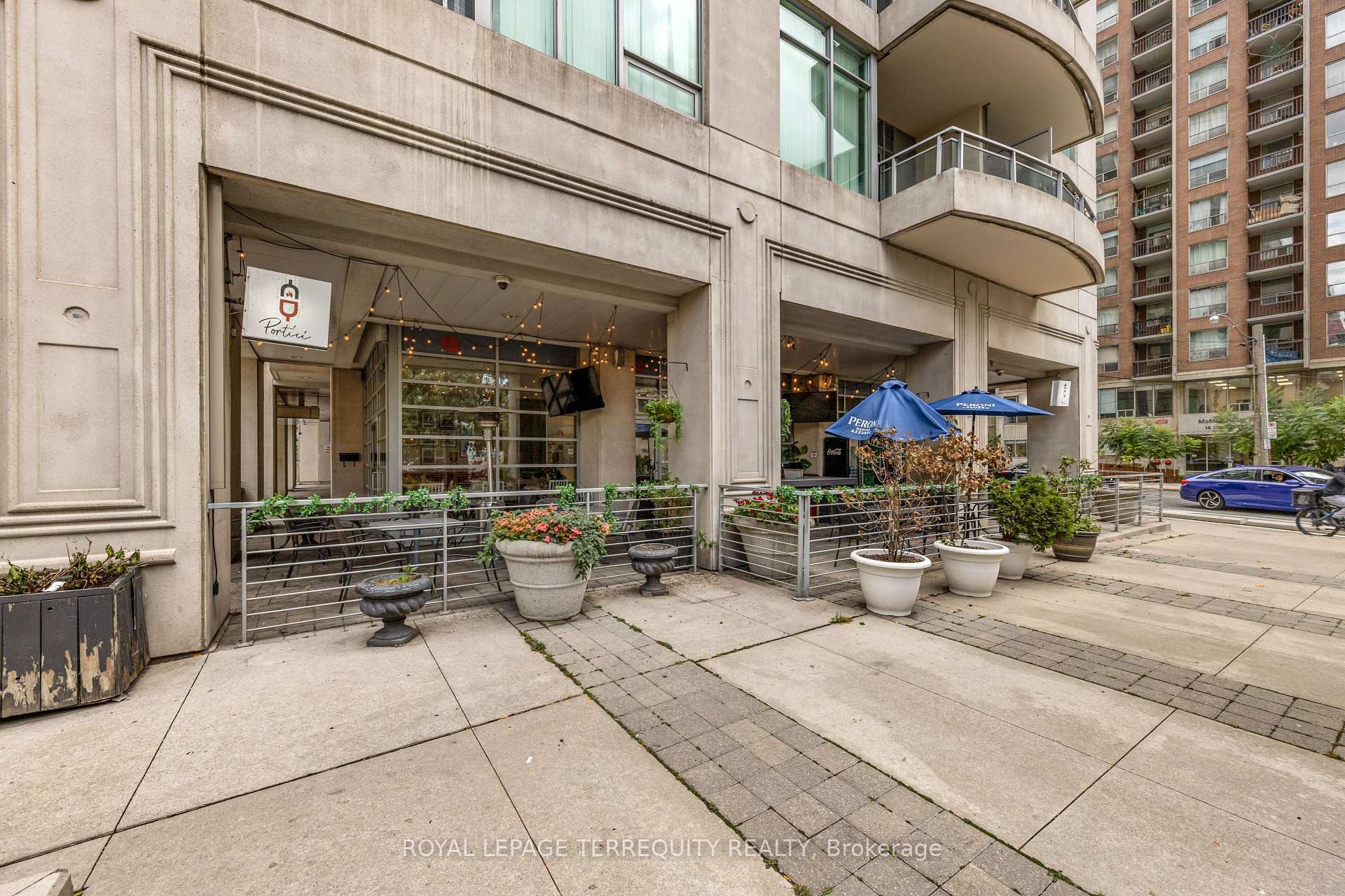 1410-8 Scollard Street, Toronto, ON - Outdoor