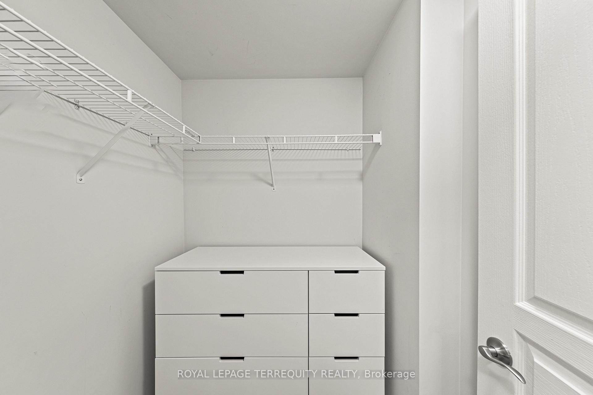 1410-8 Scollard Street, Toronto, ON - Indoor With Storage