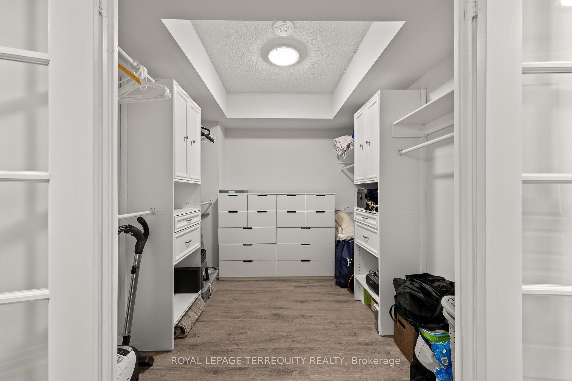 1410-8 Scollard Street, Toronto, ON - Indoor With Storage