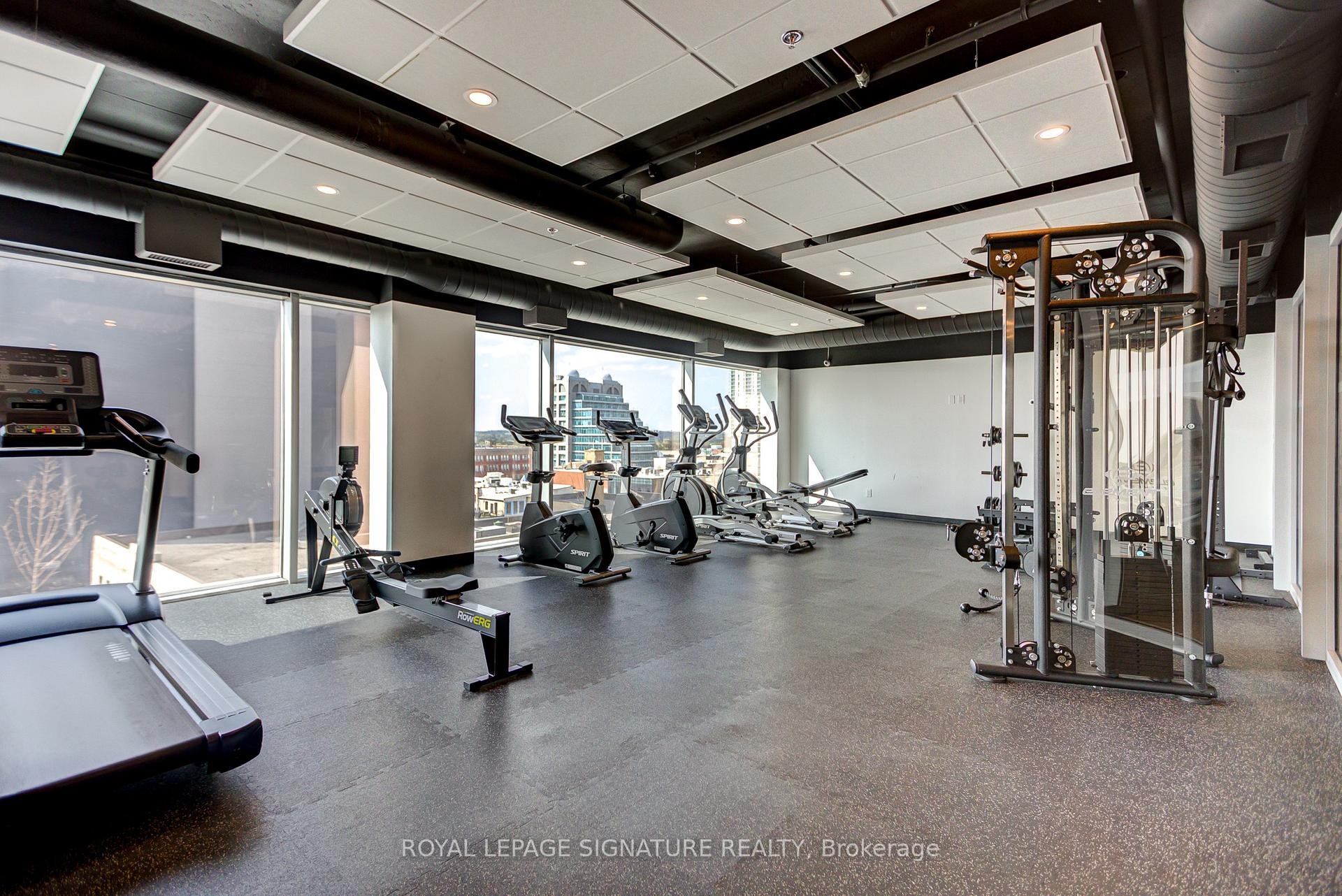 3901-60 Frederick Street, Kitchener, ON - Indoor Photo Showing Gym Room