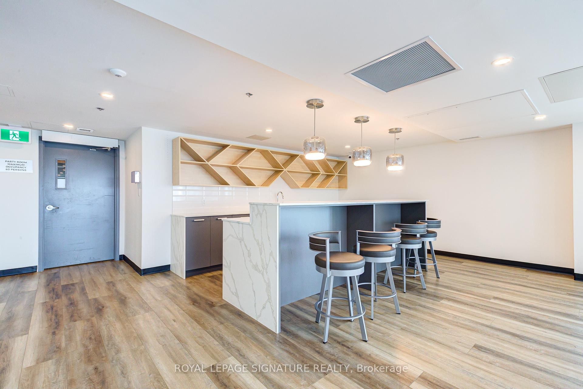 3901-60 Frederick Street, Kitchener, ON - Indoor