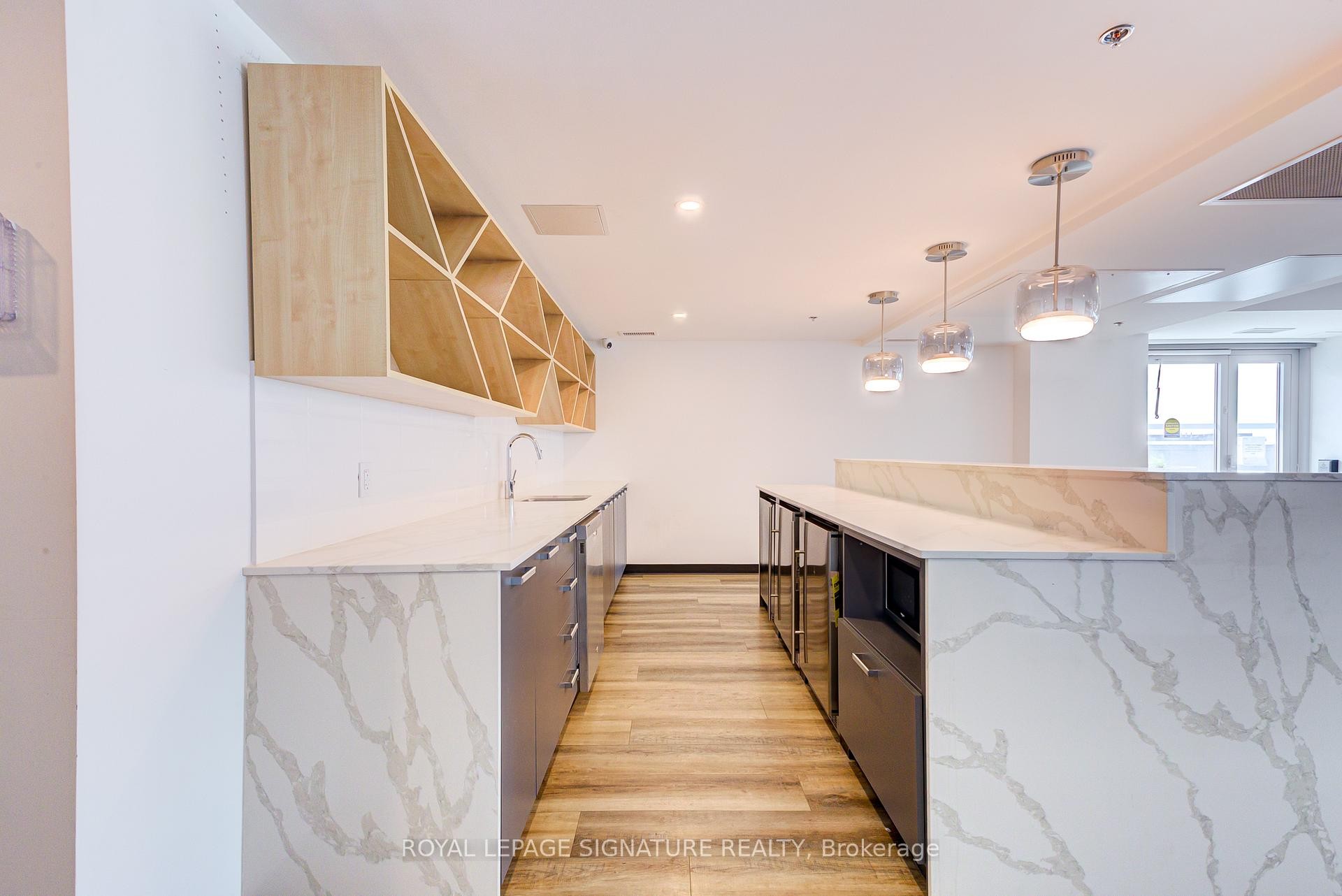 3901-60 Frederick Street, Kitchener, ON - Indoor Photo Showing Kitchen