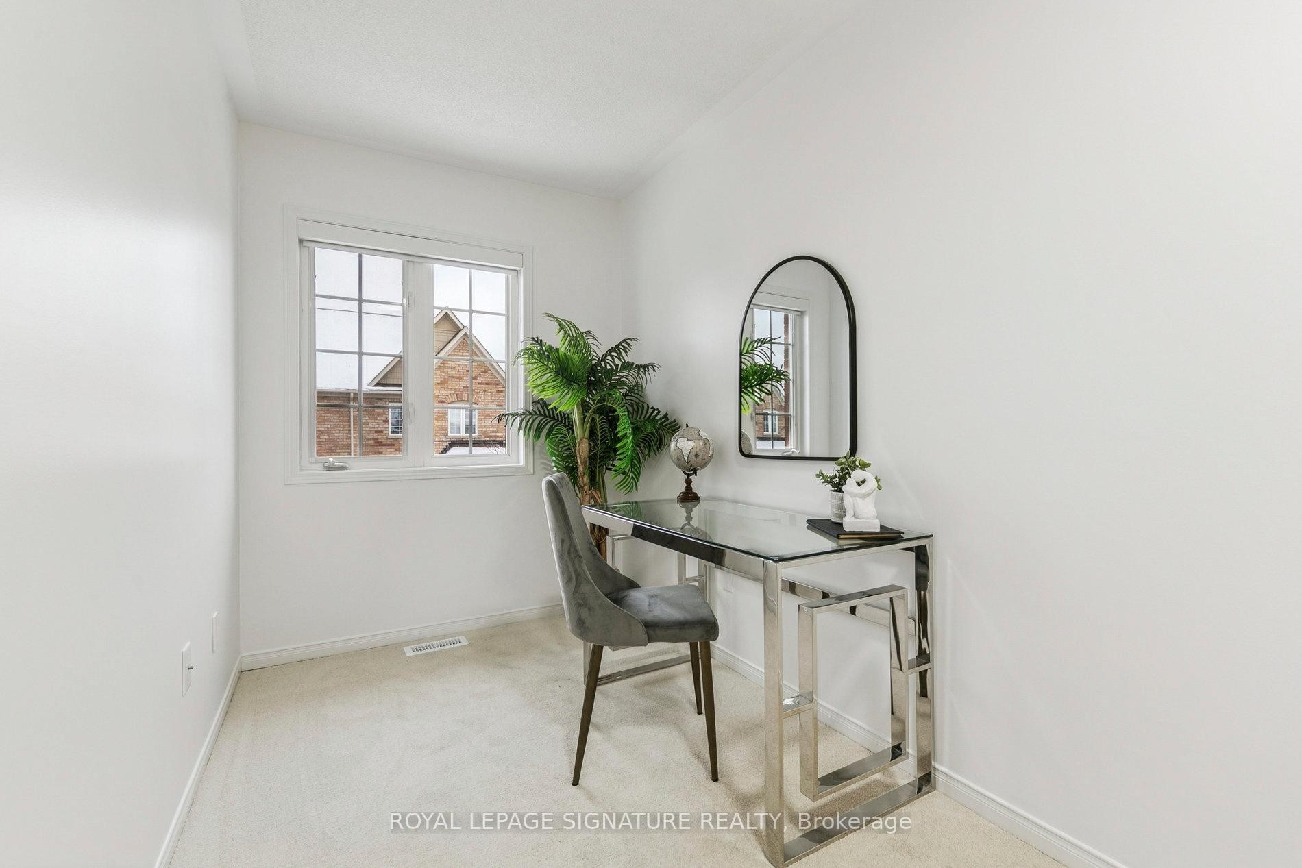 45-3950 Erin Centre Boulevard, Mississauga, ON - Indoor