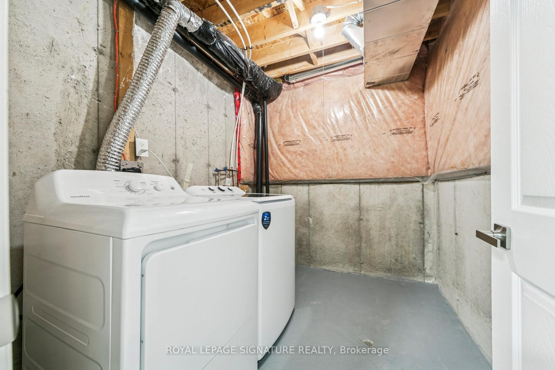 45-3950 Erin Centre Boulevard, Mississauga, ON - Indoor Photo Showing Laundry Room