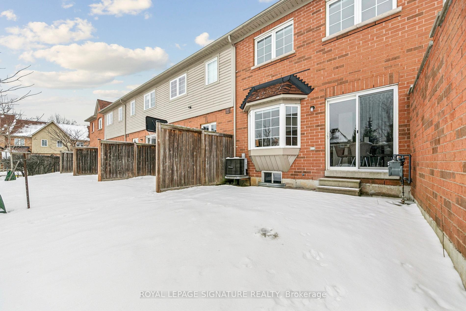 45-3950 Erin Centre Boulevard, Mississauga, ON - Outdoor With Exterior