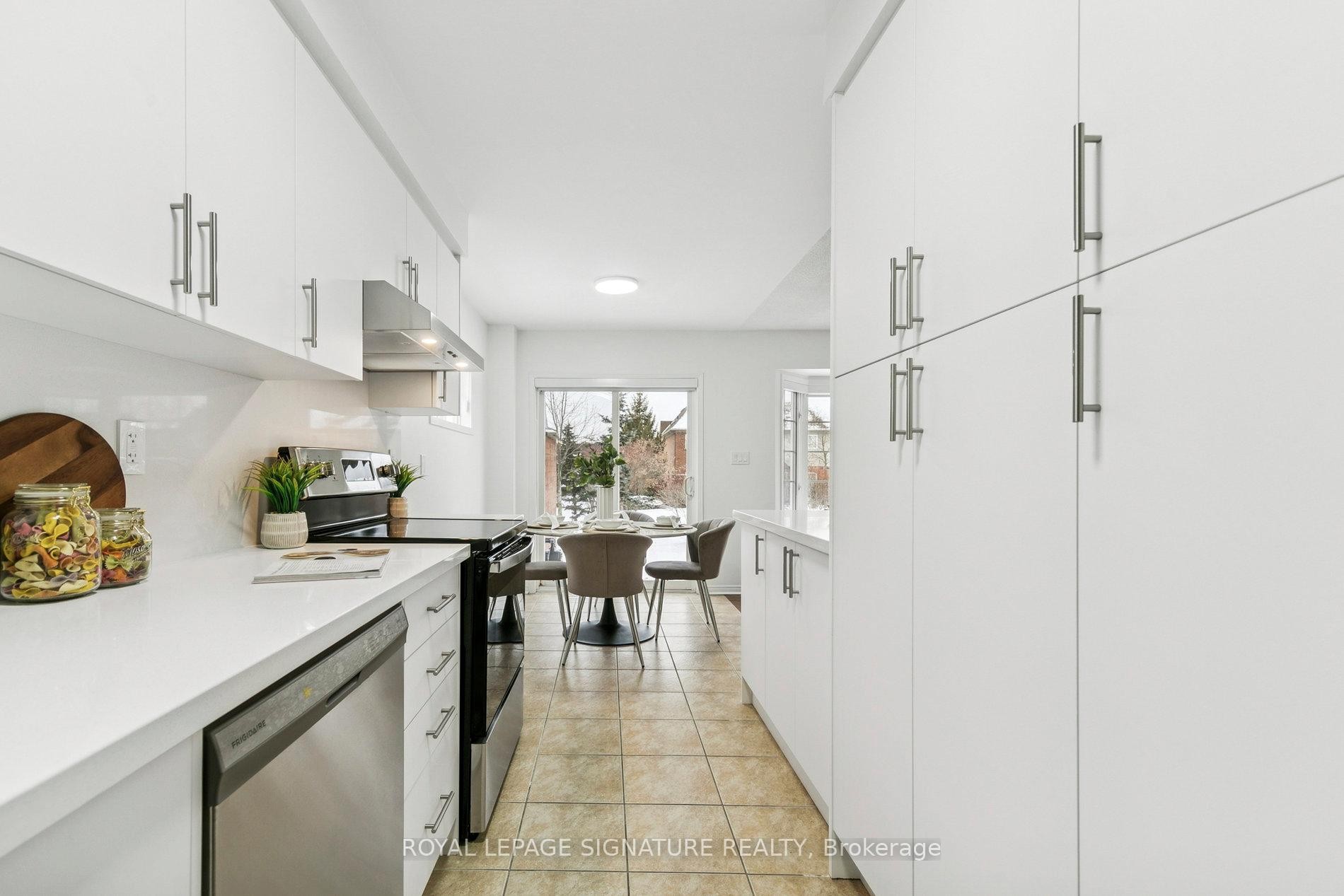 45-3950 Erin Centre Boulevard, Mississauga, ON - Indoor Photo Showing Kitchen