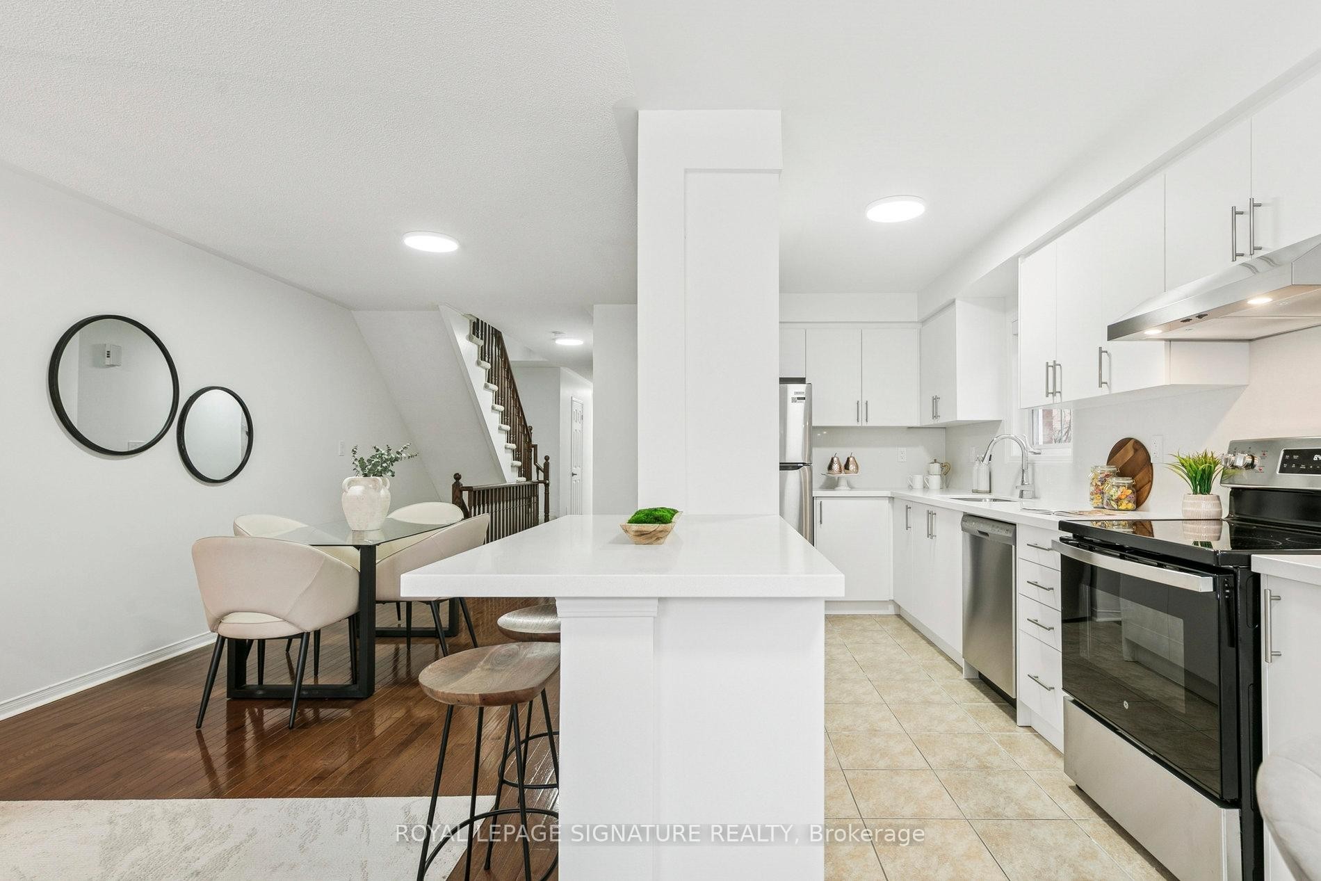 45-3950 Erin Centre Boulevard, Mississauga, ON - Indoor Photo Showing Kitchen