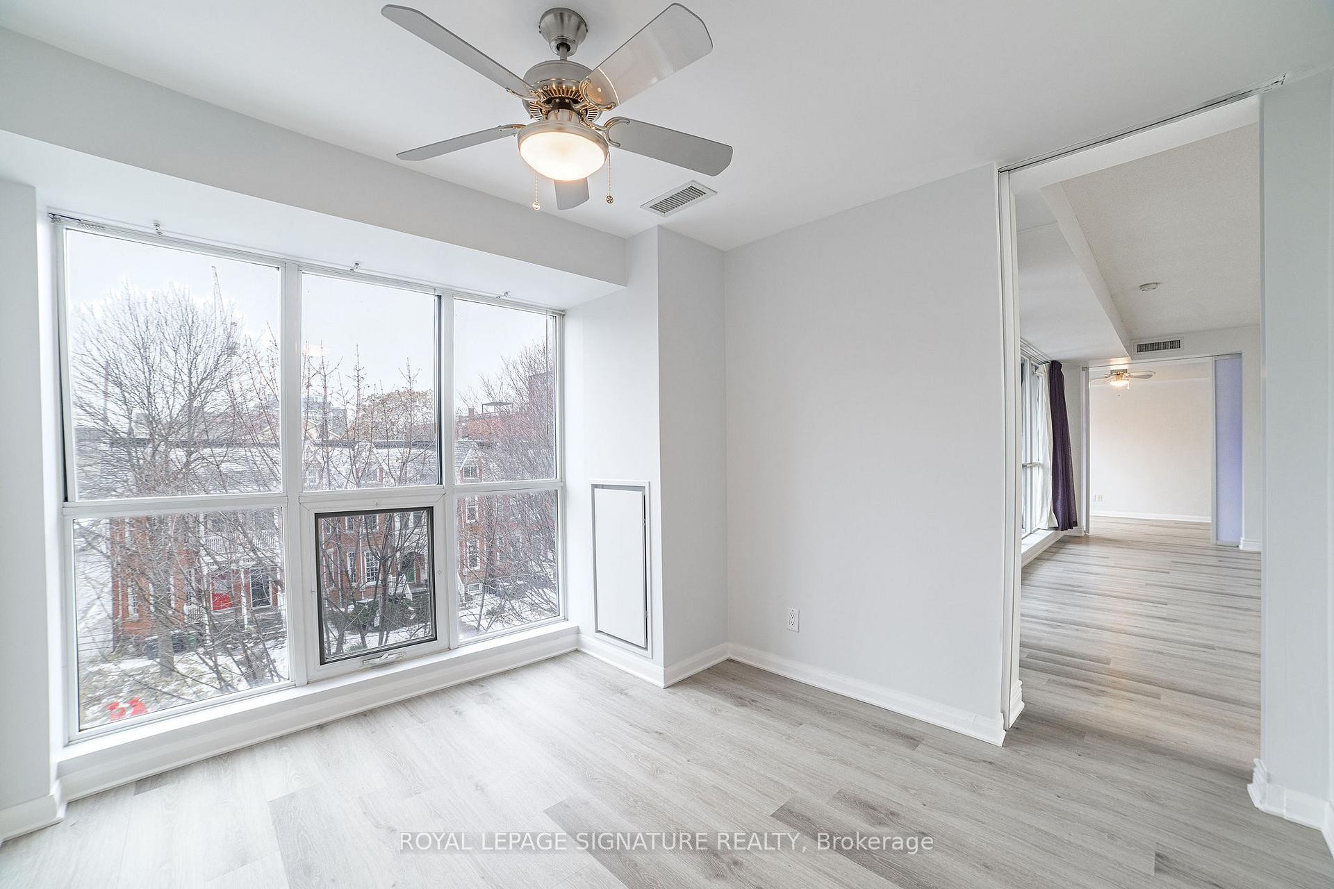 402-11 Soho Street, Toronto, ON - Indoor Photo Showing Other Room