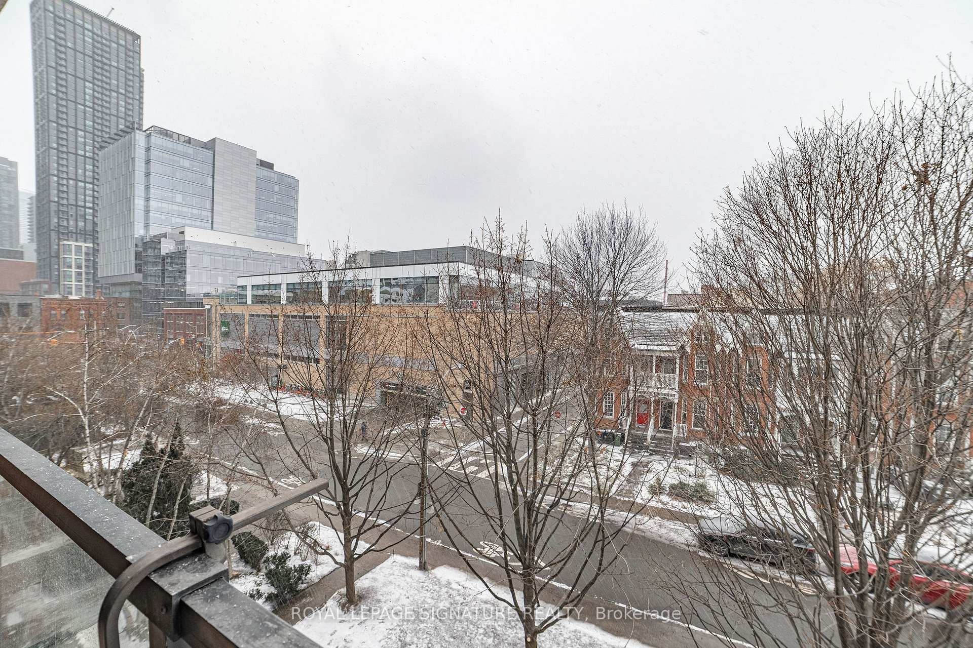 402-11 Soho Street, Toronto, ON - Outdoor