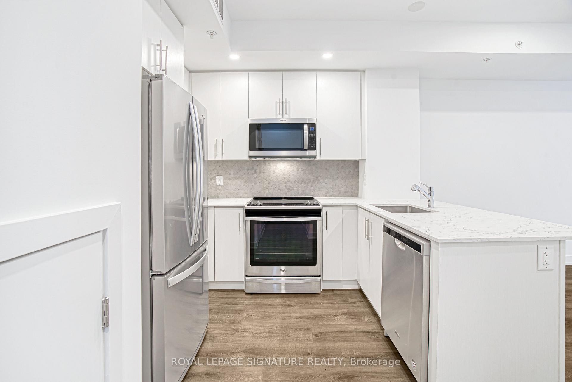 7-3492 Widdicombe Way, Mississauga, ON - Indoor Photo Showing Kitchen With Upgraded Kitchen