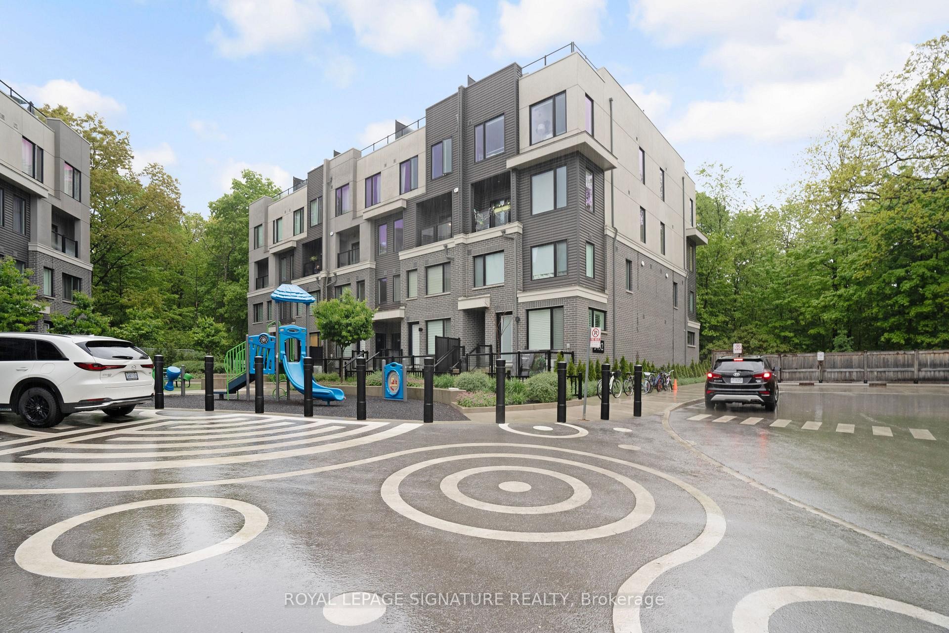 7-3492 Widdicombe Way, Mississauga, ON - Outdoor