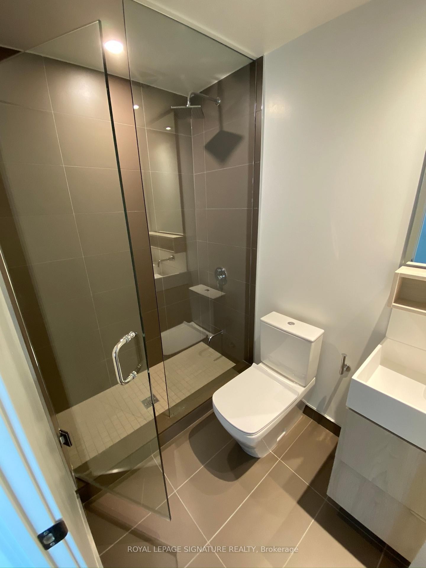 1613-5 Soudan Avenue, Toronto, ON - Indoor Photo Showing Bathroom