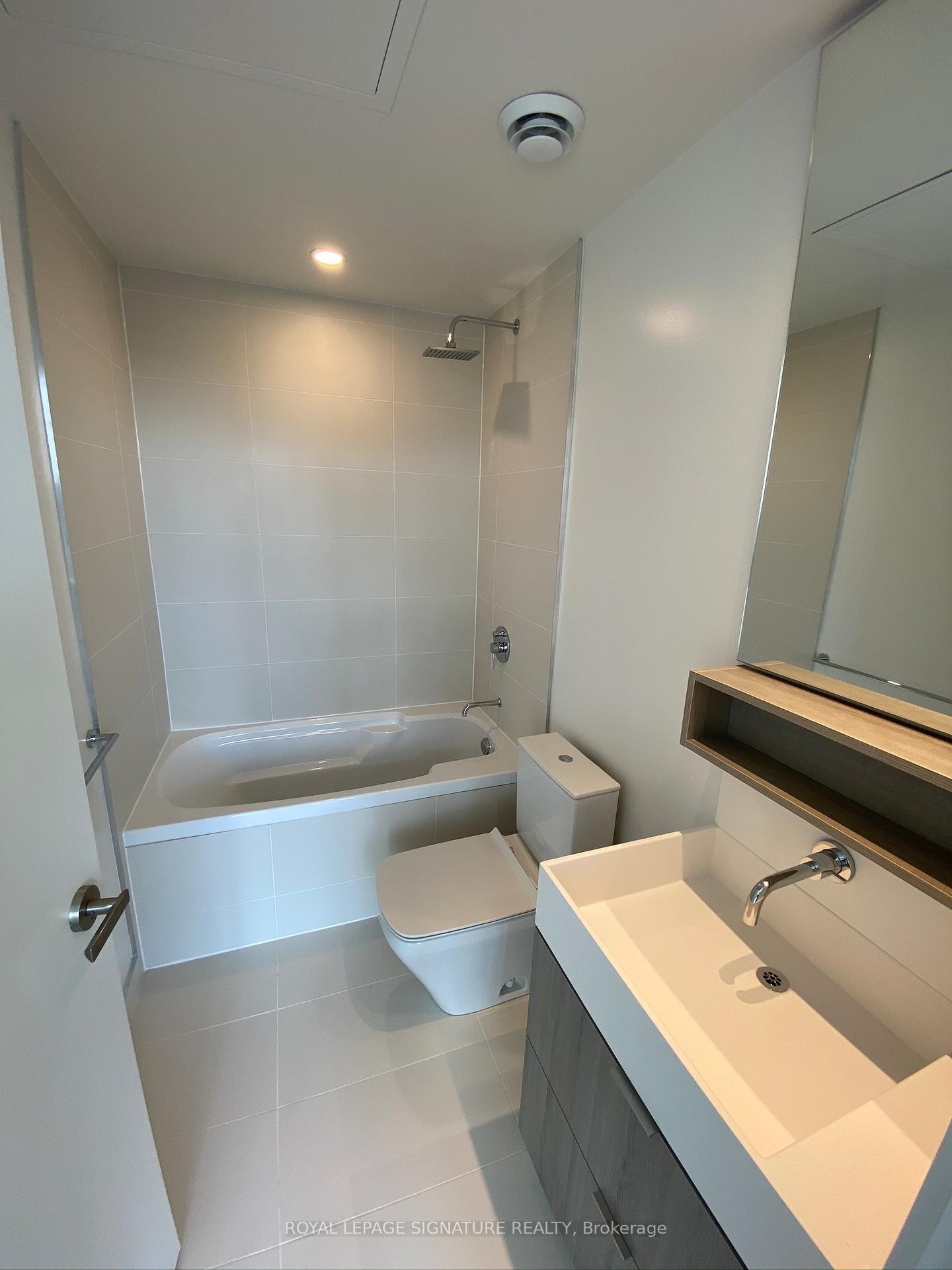 1613-5 Soudan Avenue, Toronto, ON - Indoor Photo Showing Bathroom