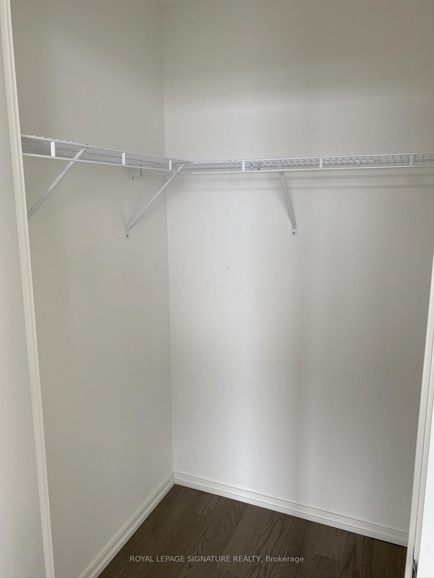 1613-5 Soudan Avenue, Toronto, ON - Indoor With Storage