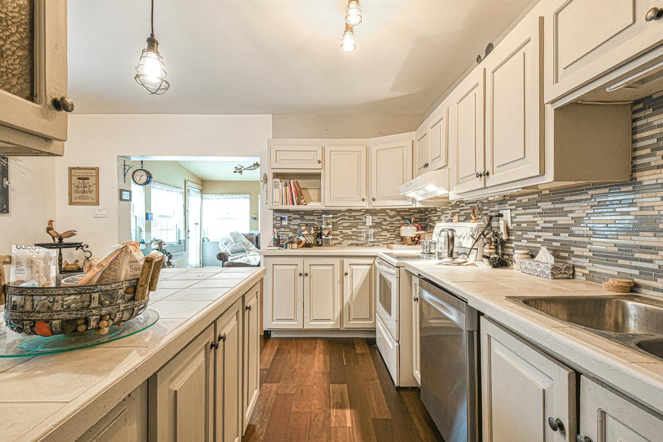 Cuisine - 1418 Rue Labelle, Sainte-Adèle, QC - Indoor Photo Showing Kitchen