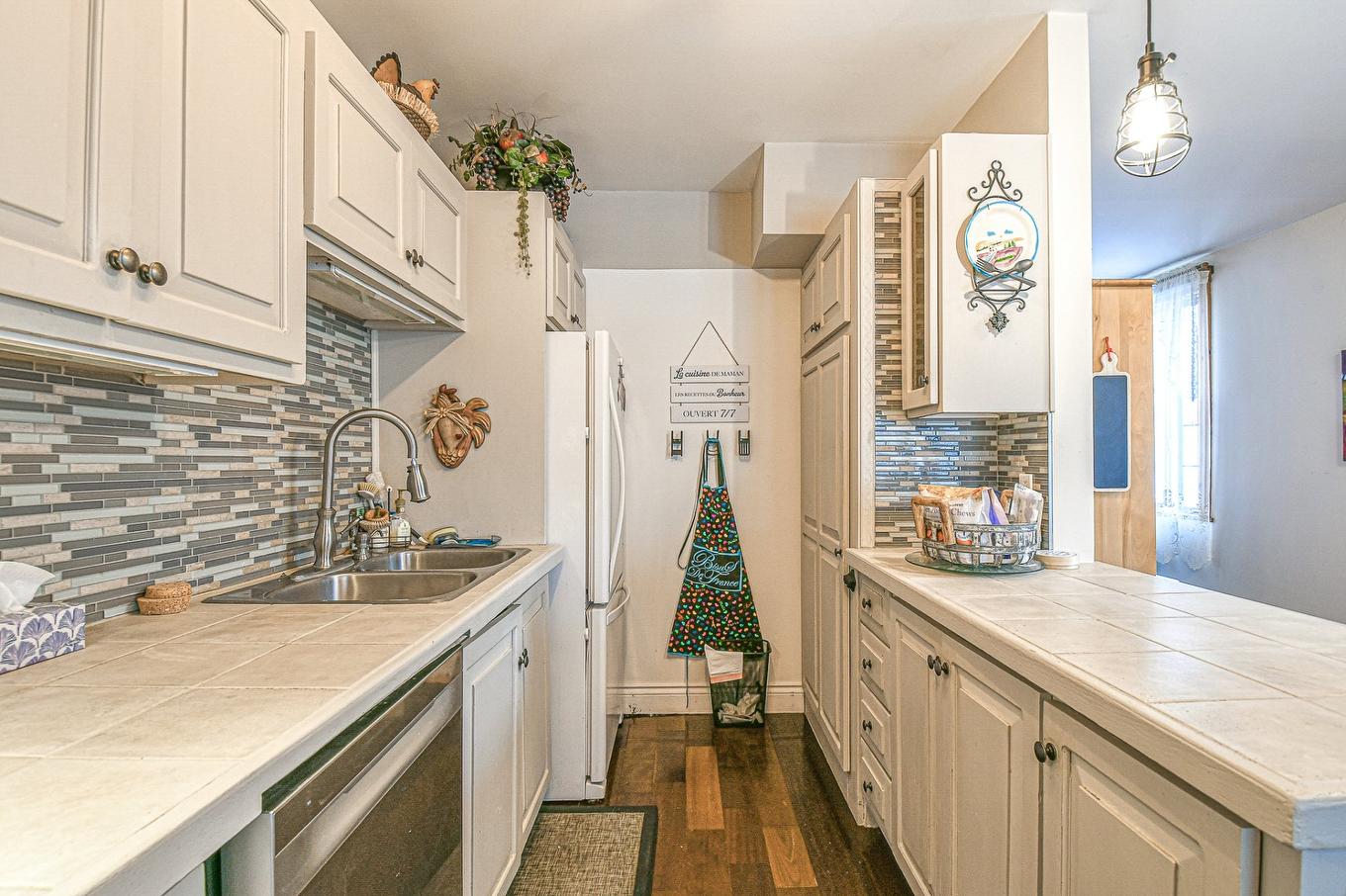Cuisine - 1418 Rue Labelle, Sainte-Adèle, QC - Indoor Photo Showing Kitchen With Double Sink