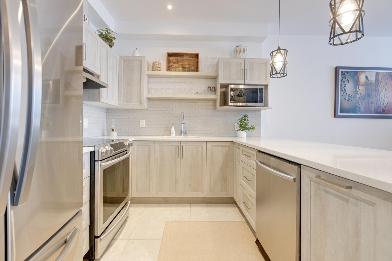 Cuisine - 215-3685 Rue Fleury E., Montréal (Montréal-Nord), QC - Indoor Photo Showing Kitchen With Upgraded Kitchen