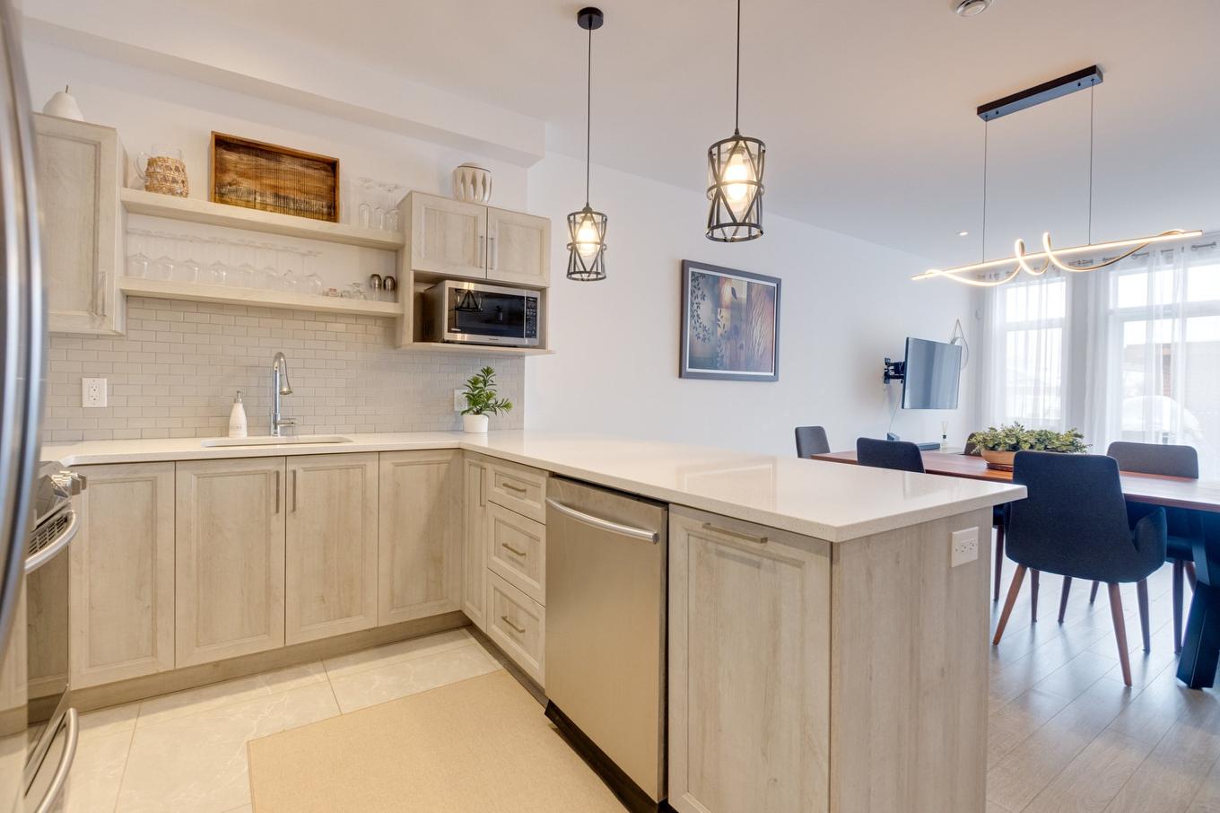 Cuisine - 215-3685 Rue Fleury E., Montréal (Montréal-Nord), QC - Indoor Photo Showing Kitchen With Upgraded Kitchen