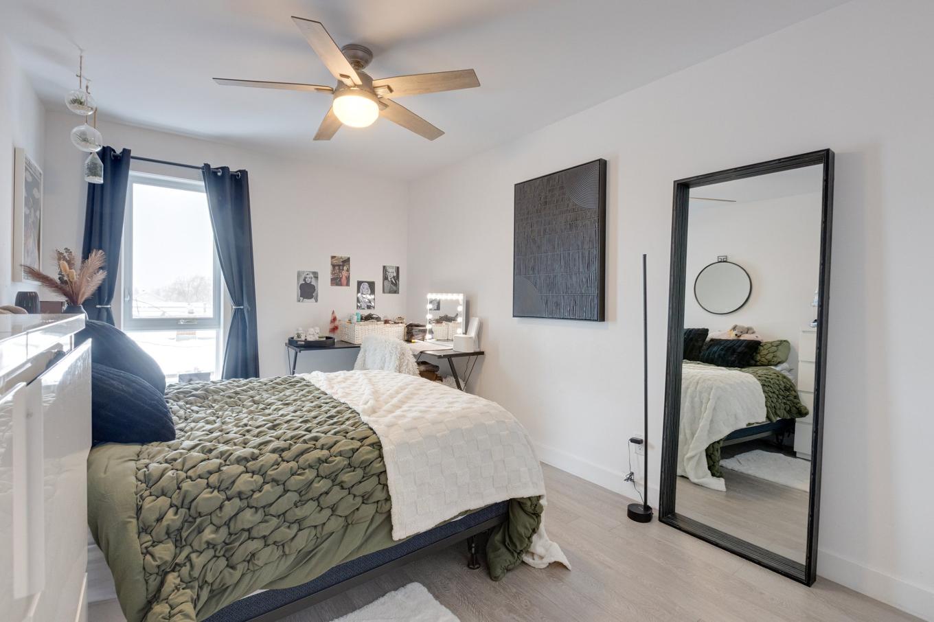 Chambre à coucher principale - 215-3685 Rue Fleury E., Montréal (Montréal-Nord), QC - Indoor Photo Showing Bedroom
