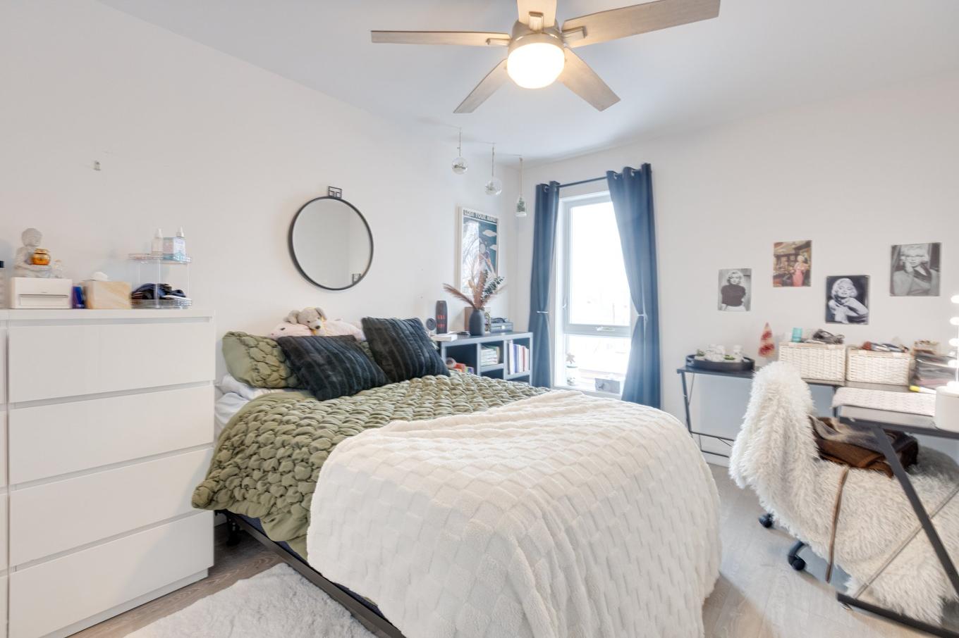 Chambre à coucher - 215-3685 Rue Fleury E., Montréal (Montréal-Nord), QC - Indoor Photo Showing Bedroom