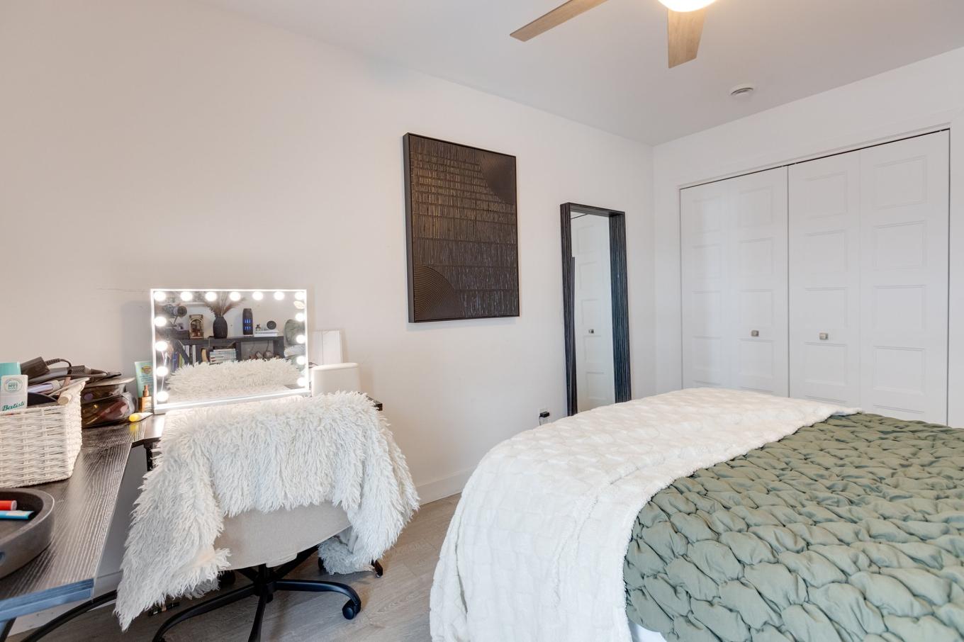 Chambre à coucher - 215-3685 Rue Fleury E., Montréal (Montréal-Nord), QC - Indoor Photo Showing Bedroom