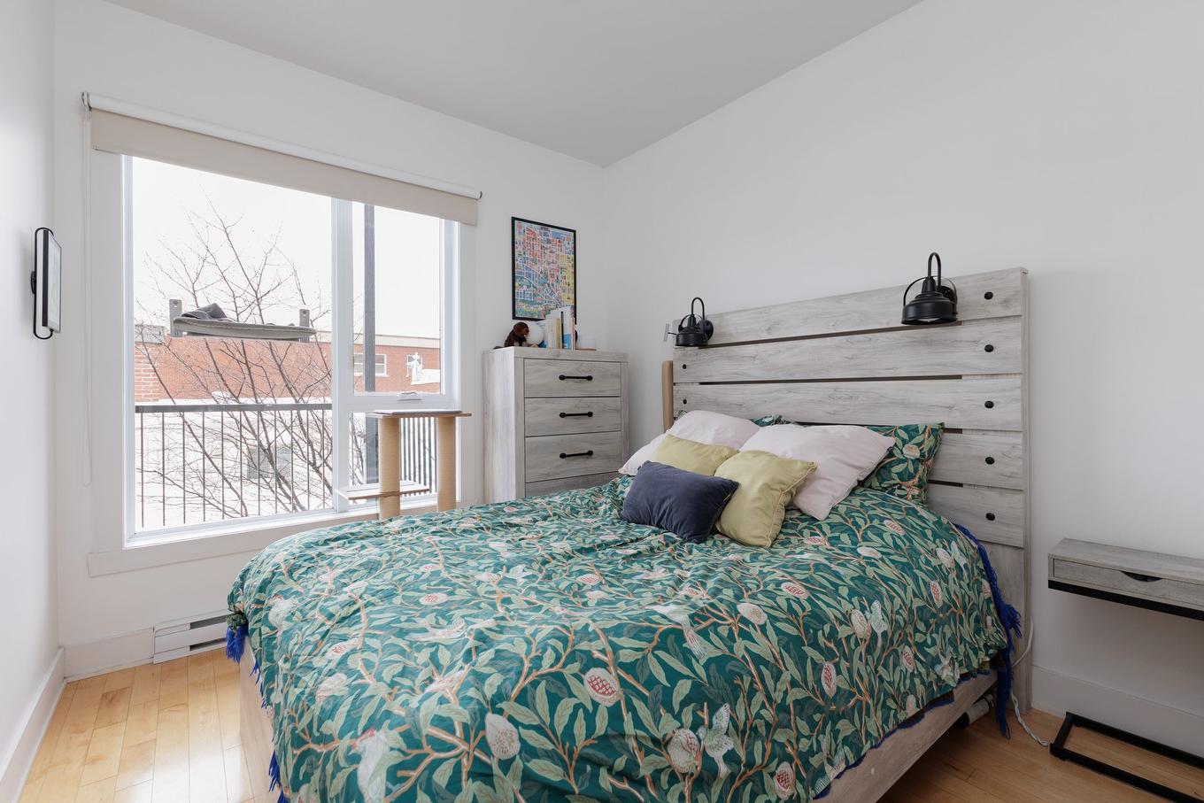 Primary bedroom - 202-202 - 470 Rue Garneau, Montréal (Le Plateau-Mont-Royal), QC - Indoor Photo Showing Bedroom