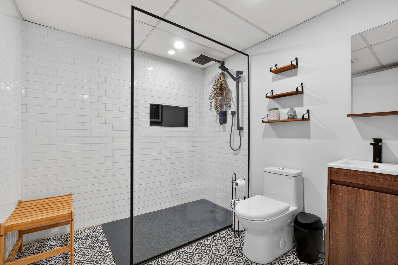 Salle de bains - 813 Rue Beauchesne, Repentigny (Repentigny), QC - Indoor Photo Showing Bathroom