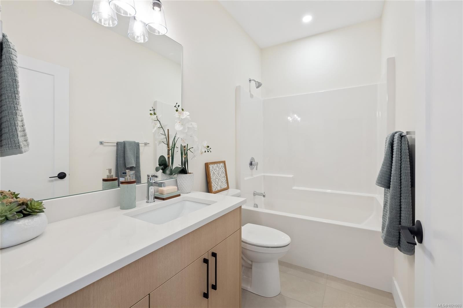 7146 Elkridge Rd, Lake Cowichan, BC