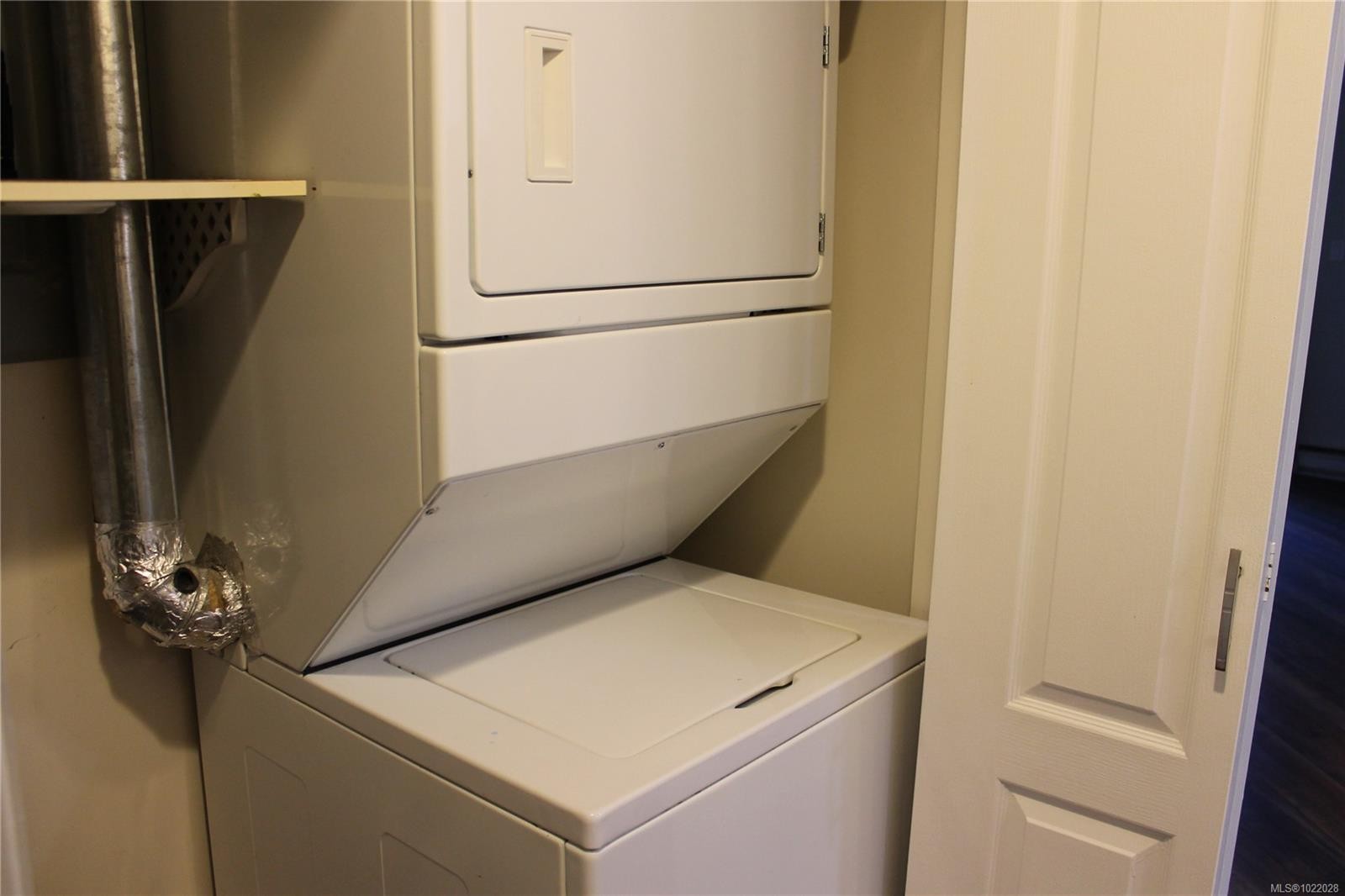 203-300 Bundock Ave, Duncan, BC - Indoor Photo Showing Laundry Room
