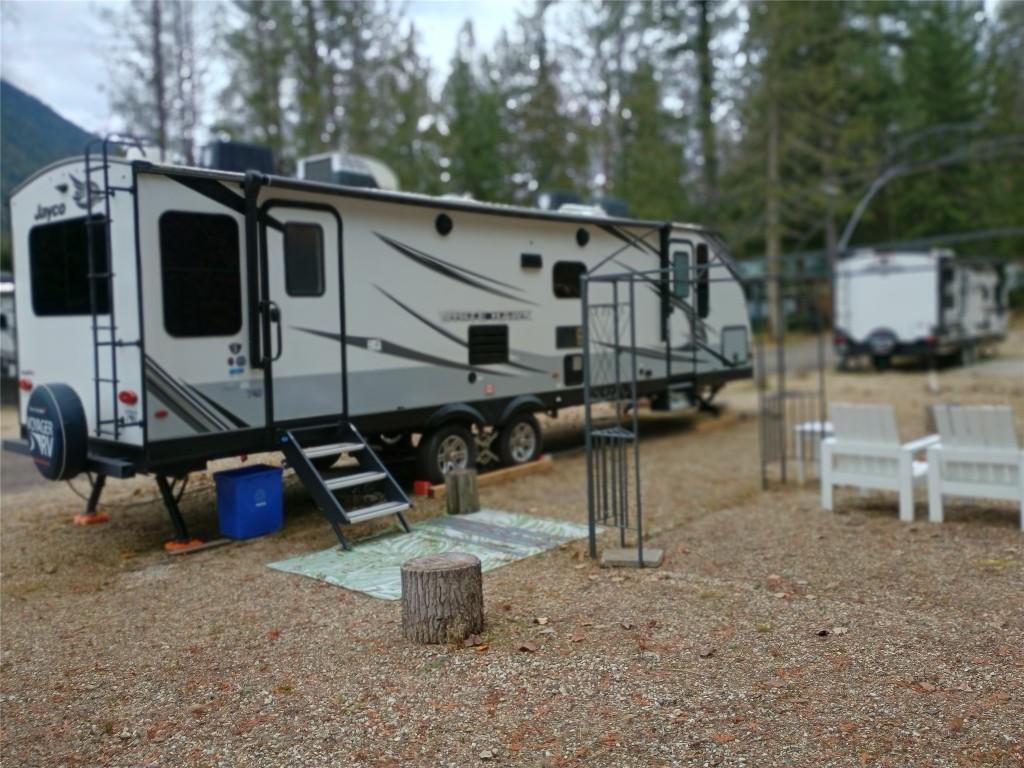 4955 Camp Creek Road, Revelstoke, BC