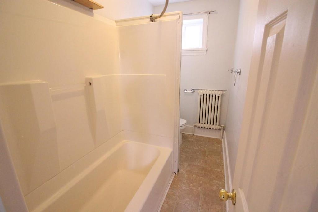 50 Ontario Street, Thunder Bay, ON - Indoor Photo Showing Bathroom