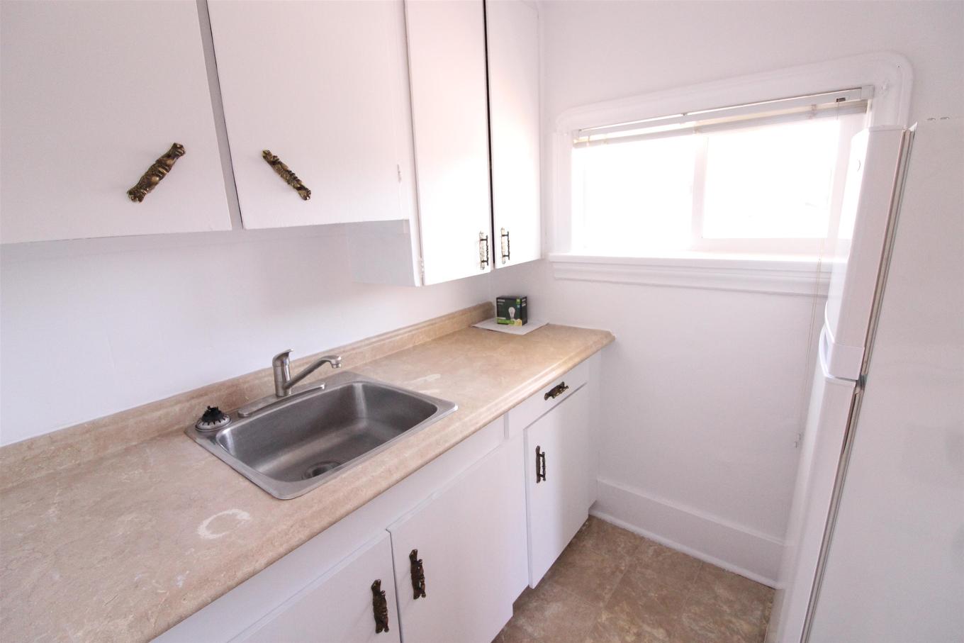 50 Ontario Street, Thunder Bay, ON - Indoor Photo Showing Kitchen