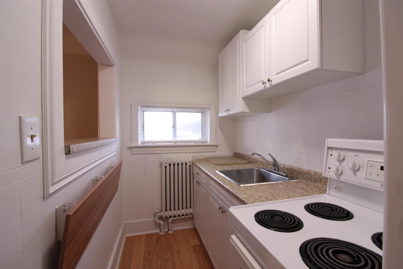 50 Ontario Street, Thunder Bay, ON - Indoor Photo Showing Kitchen