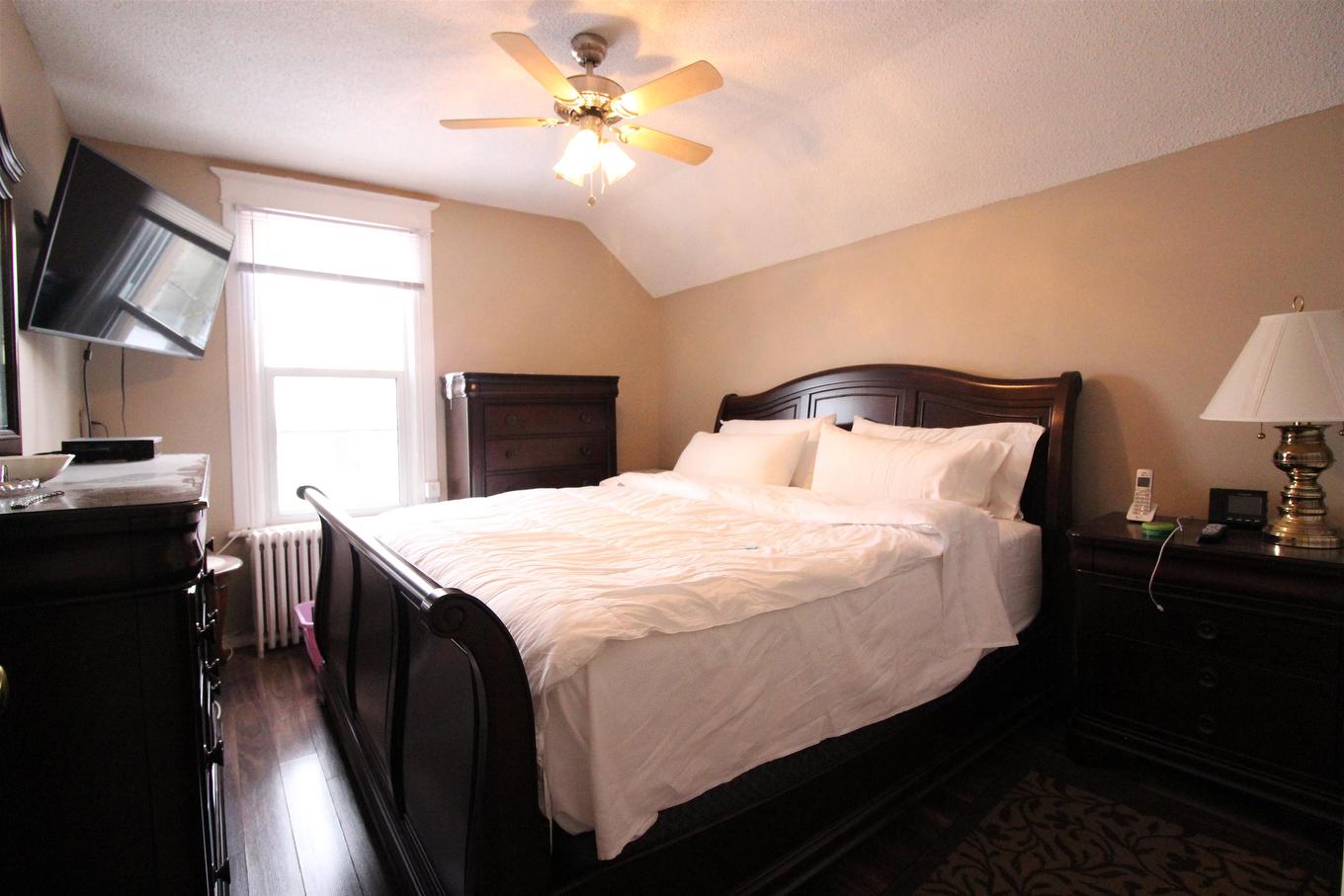 50 Ontario Street, Thunder Bay, ON - Indoor Photo Showing Bedroom