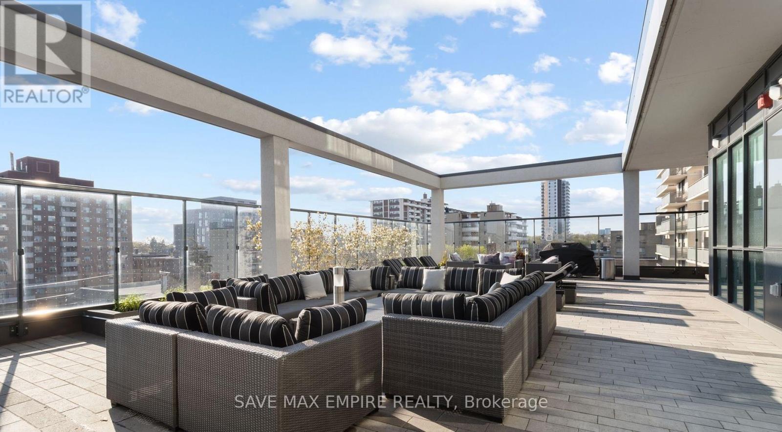 204 - 1486 Bathrust Street, Toronto, ON - Outdoor With Exterior