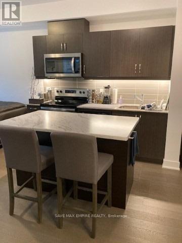 204 - 1486 Bathrust Street, Toronto, ON - Indoor Photo Showing Kitchen With Upgraded Kitchen